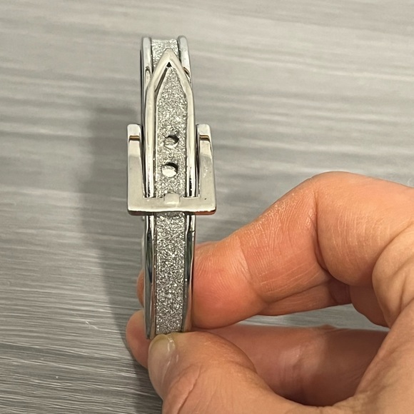 Silver Glitter Belt Buckle Bracelet with Hinge - Picture 3 of 7